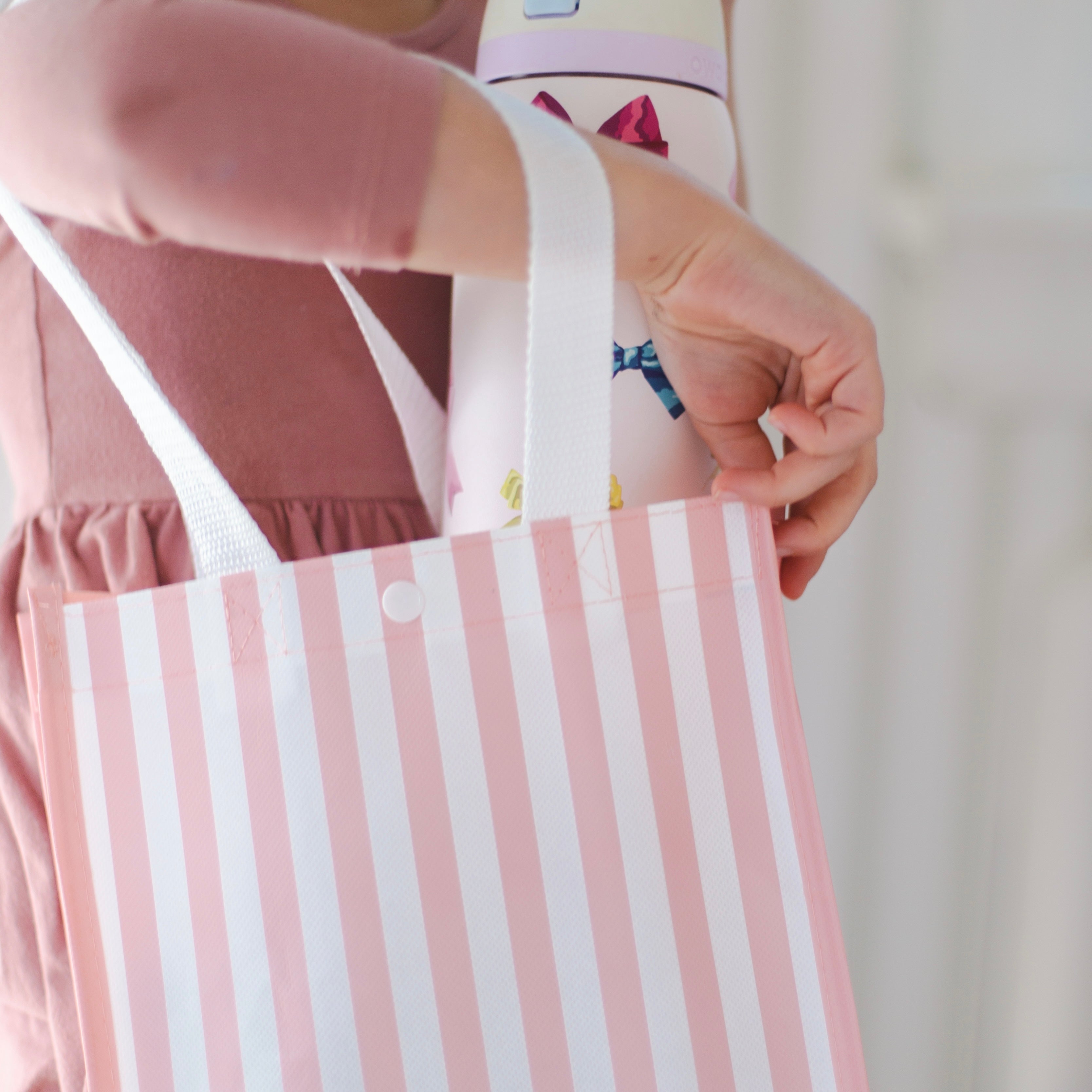 Girl with snap tote